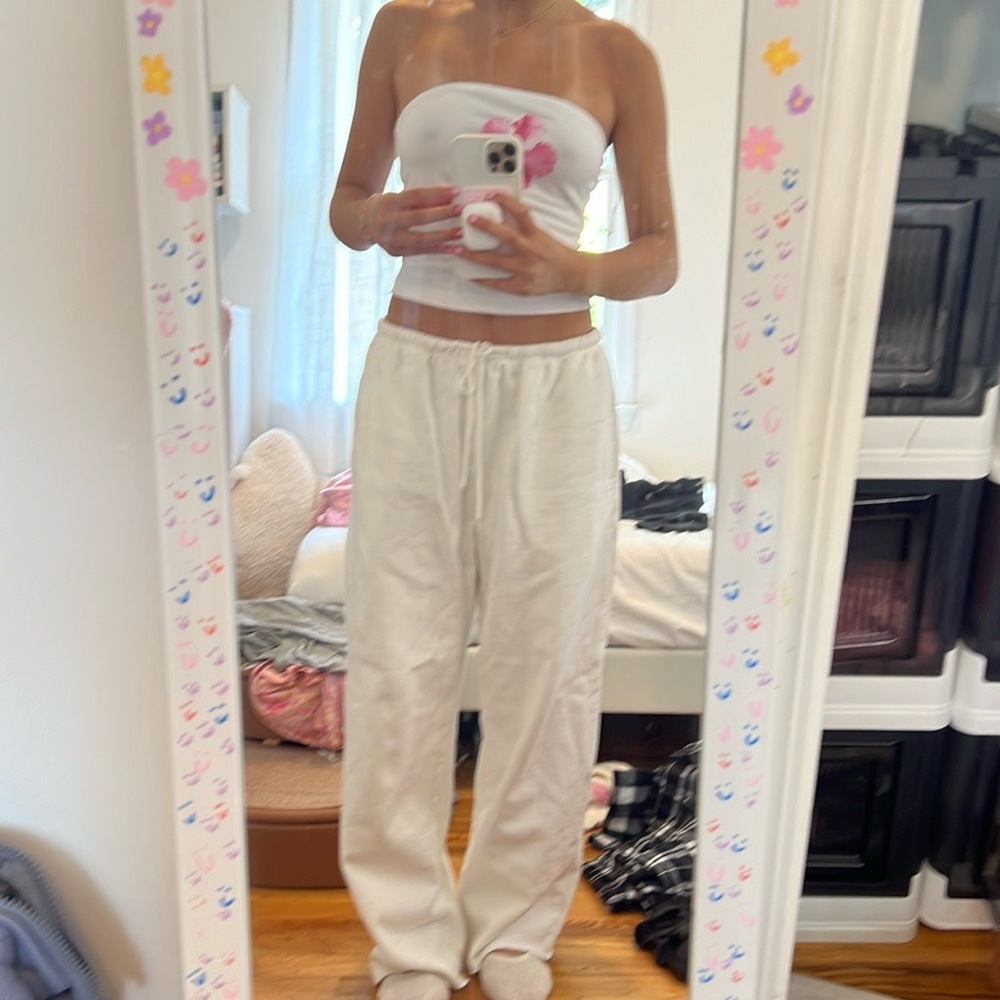 Brandy Melville Rosa Tie SweatPants in Ivory